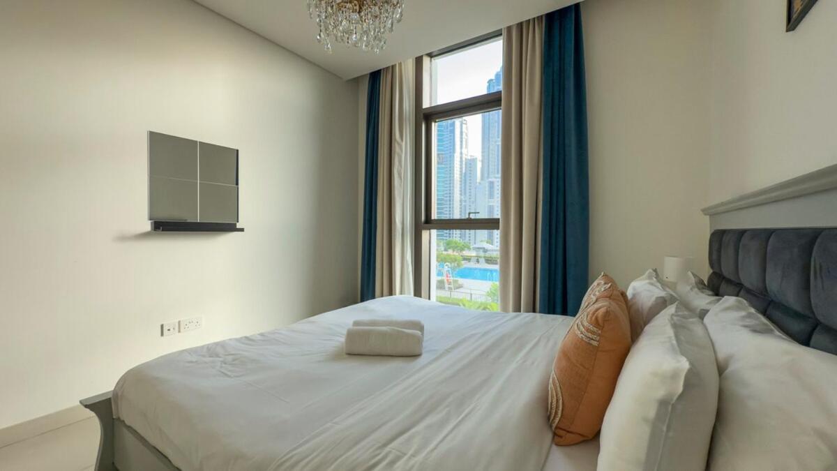 Tick - Burj Crown Luxury 2br W Balcony & Pool View Dubai