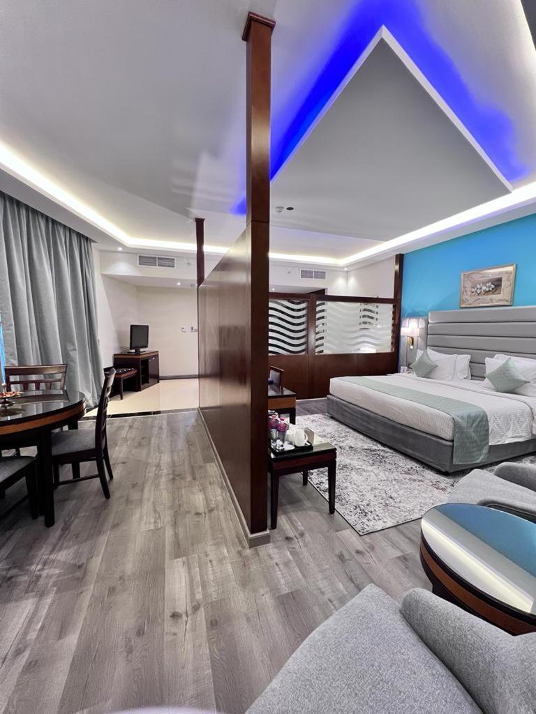 Howard Johnson Bur Hotel Dubai