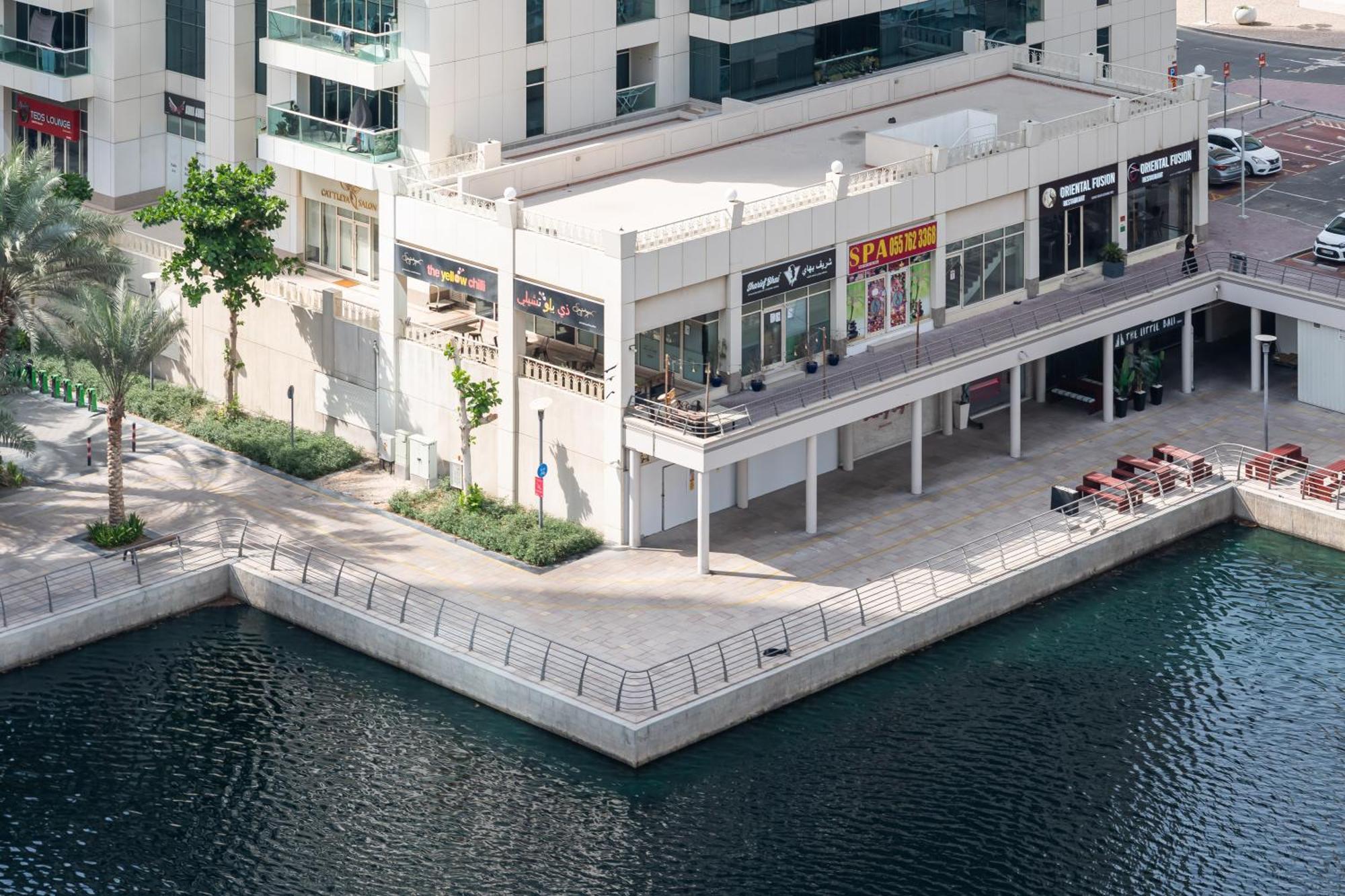 Upscale In Goldcrest Views Lejlighed Dubai