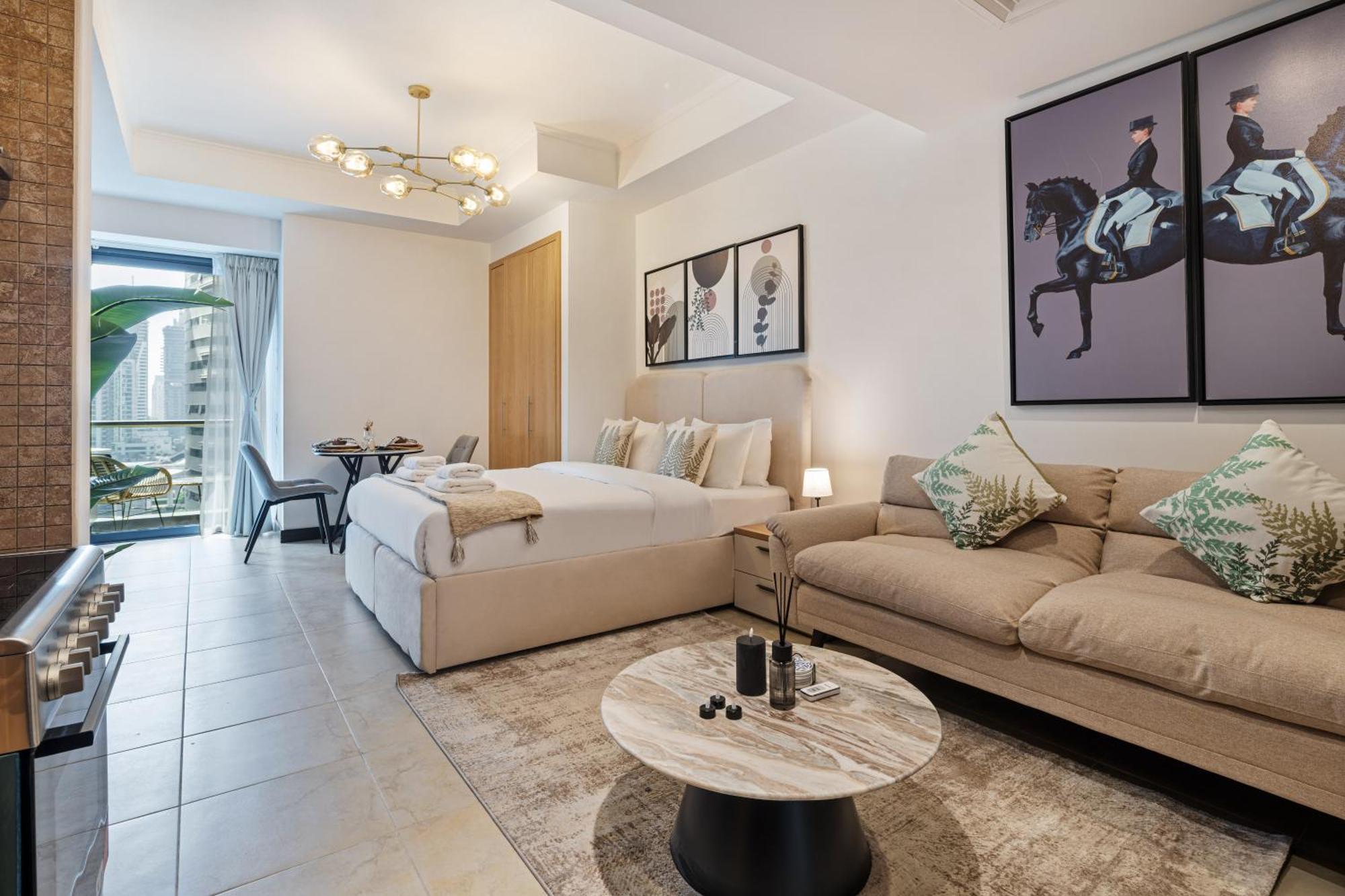 Upscale In Goldcrest Views *