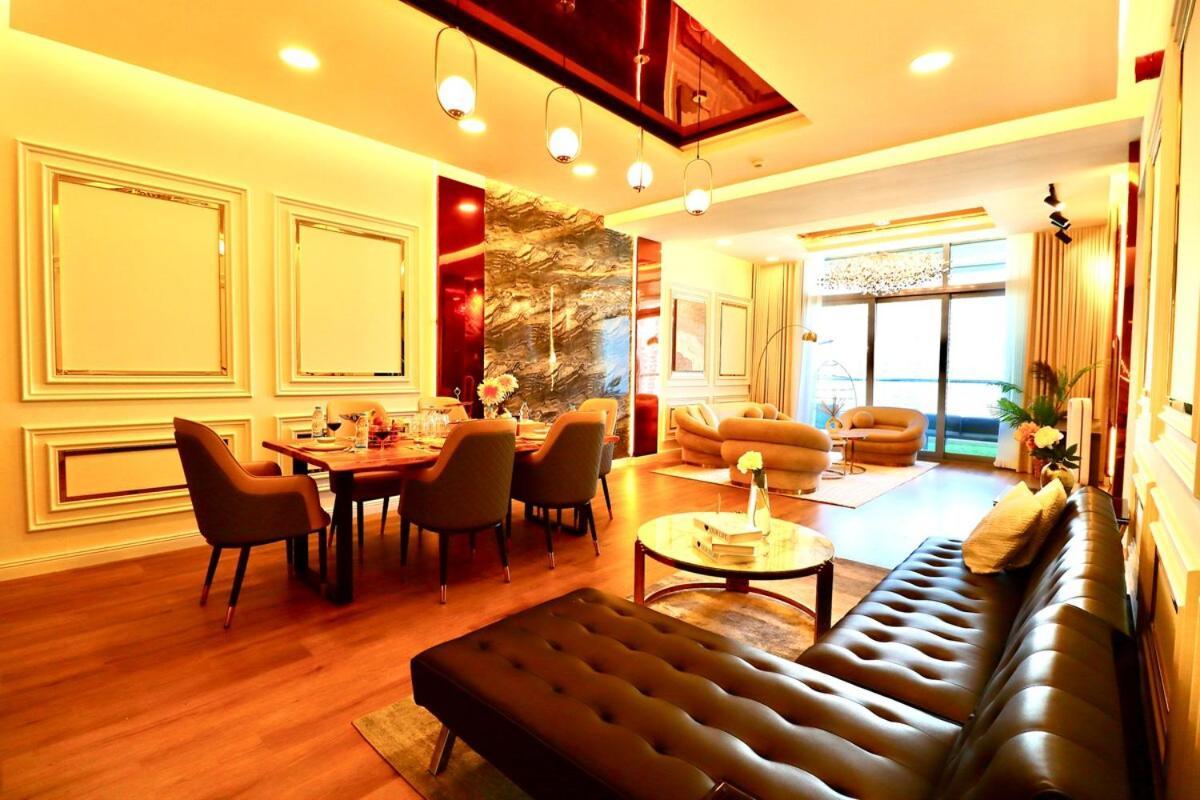 Waterfront 2br Haven - Marina & Sea Views! Dubai