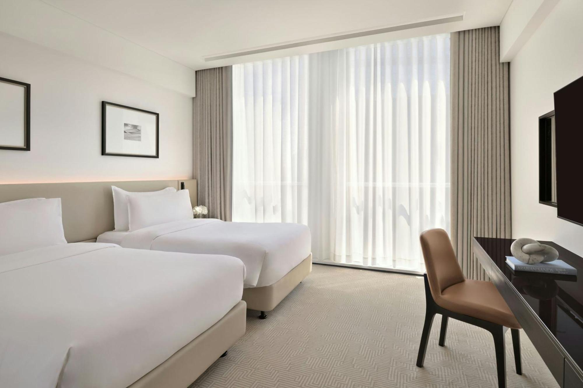Sheraton Grand Hotel, 5* Dubai