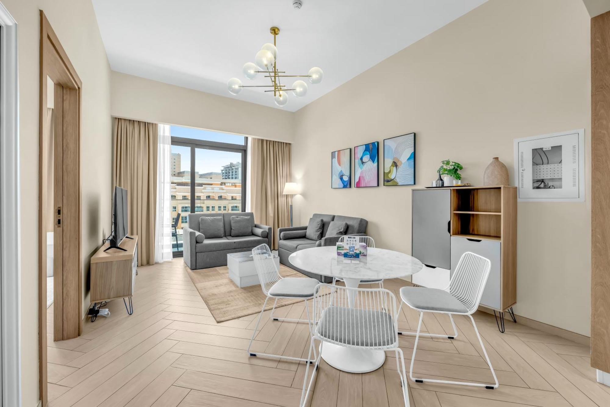 Waves - Comfortable Jvc With Balcony And Maids Apartamento