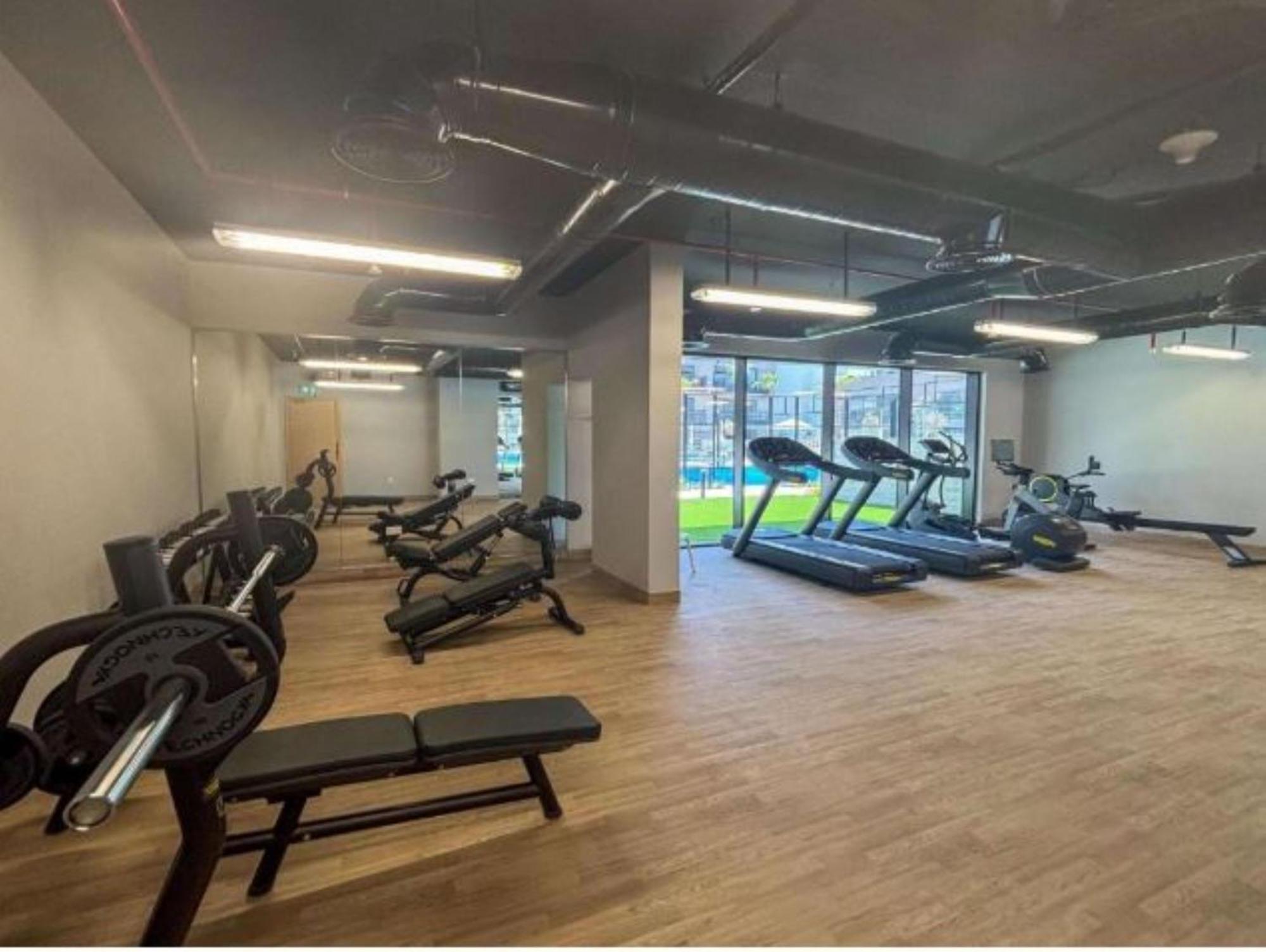 Modern Living In Oakley Square Fully Furnished 1br Apartamento