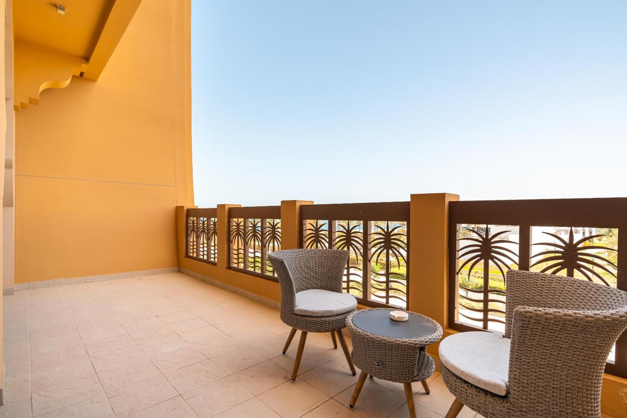 Amazing Beachfront Apartments Near Atlantis Waterpark By Simply Comfort