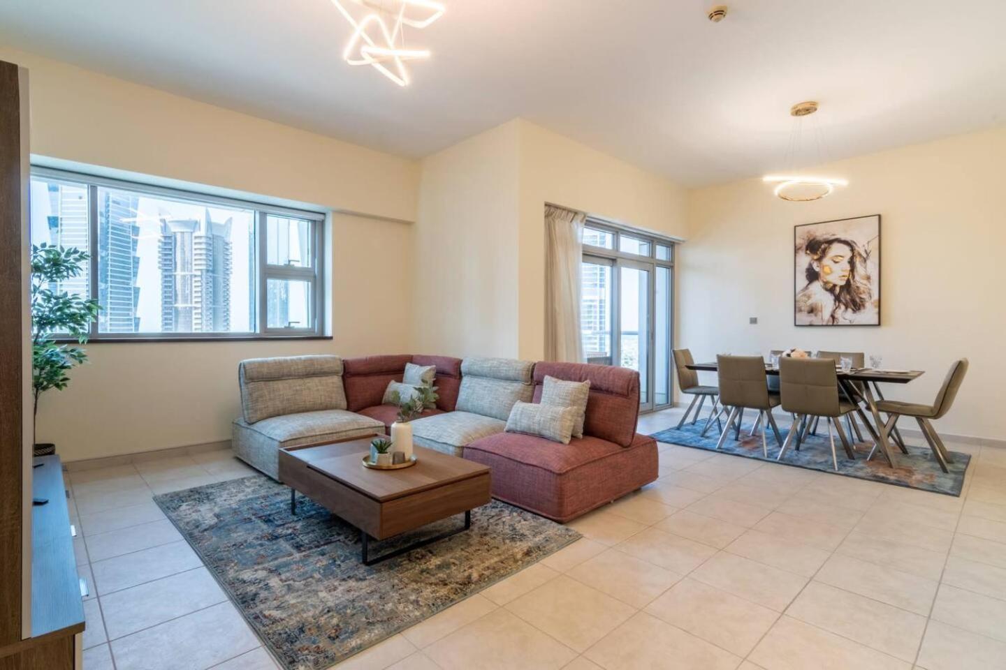 Scenic 2 Bedroom - Downtown Business Bay * Dubai