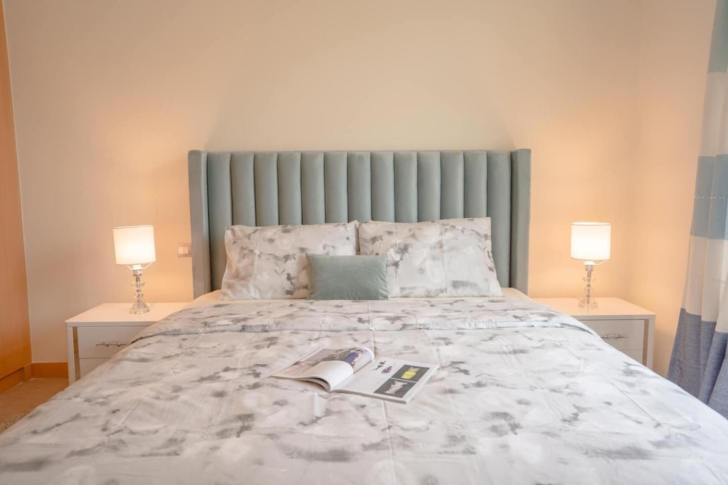 The Palm Luxury 4-Br Beach Club Access Dubai Apartment