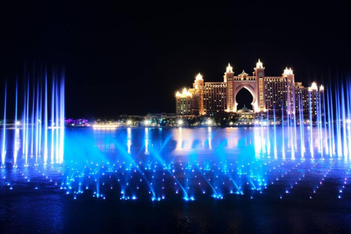 The Palm Luxury 4-Br Beach Club Access Dubai Apartment Dubai