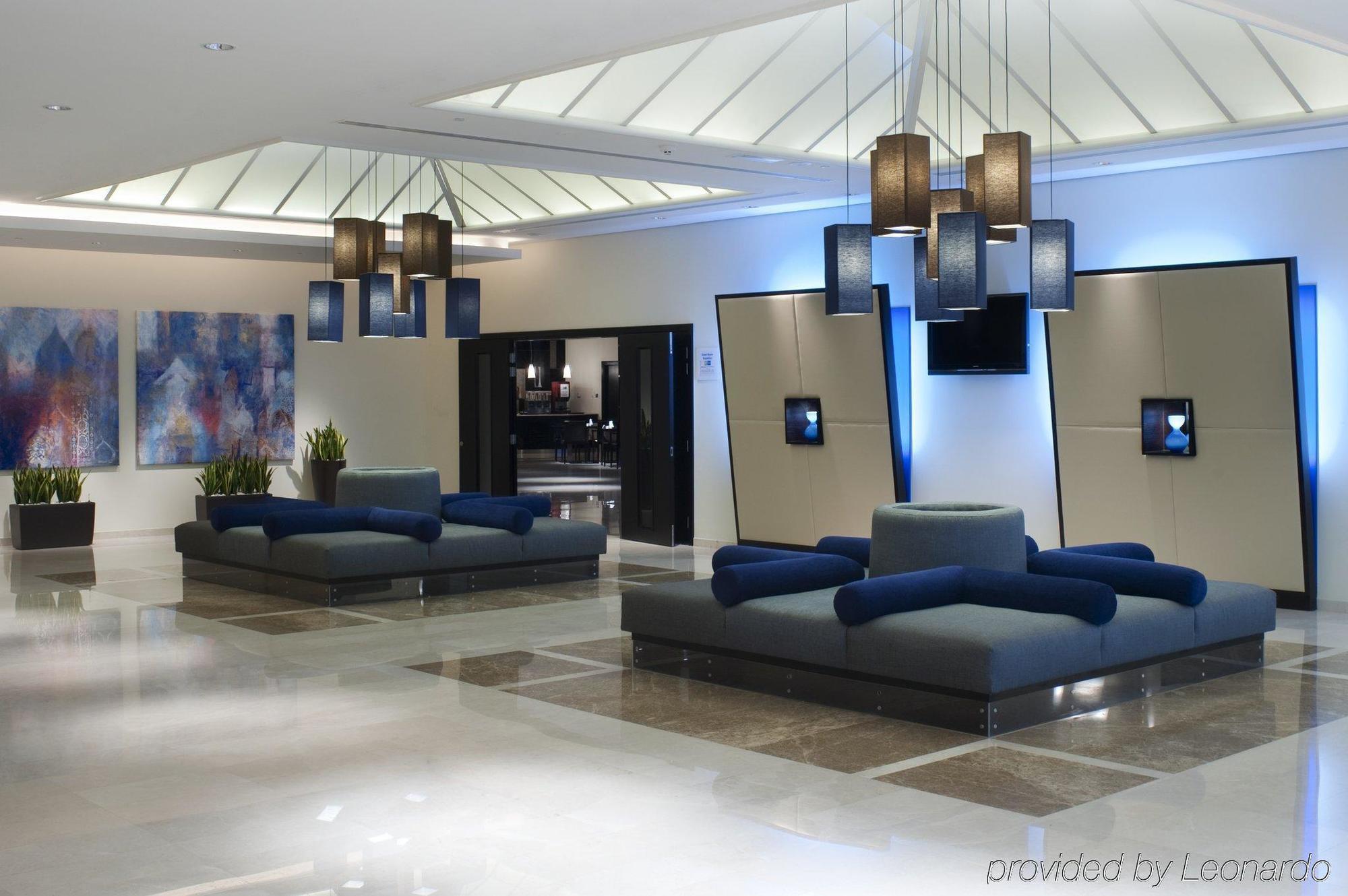 Hotel Express Airport By Ihg Dubái