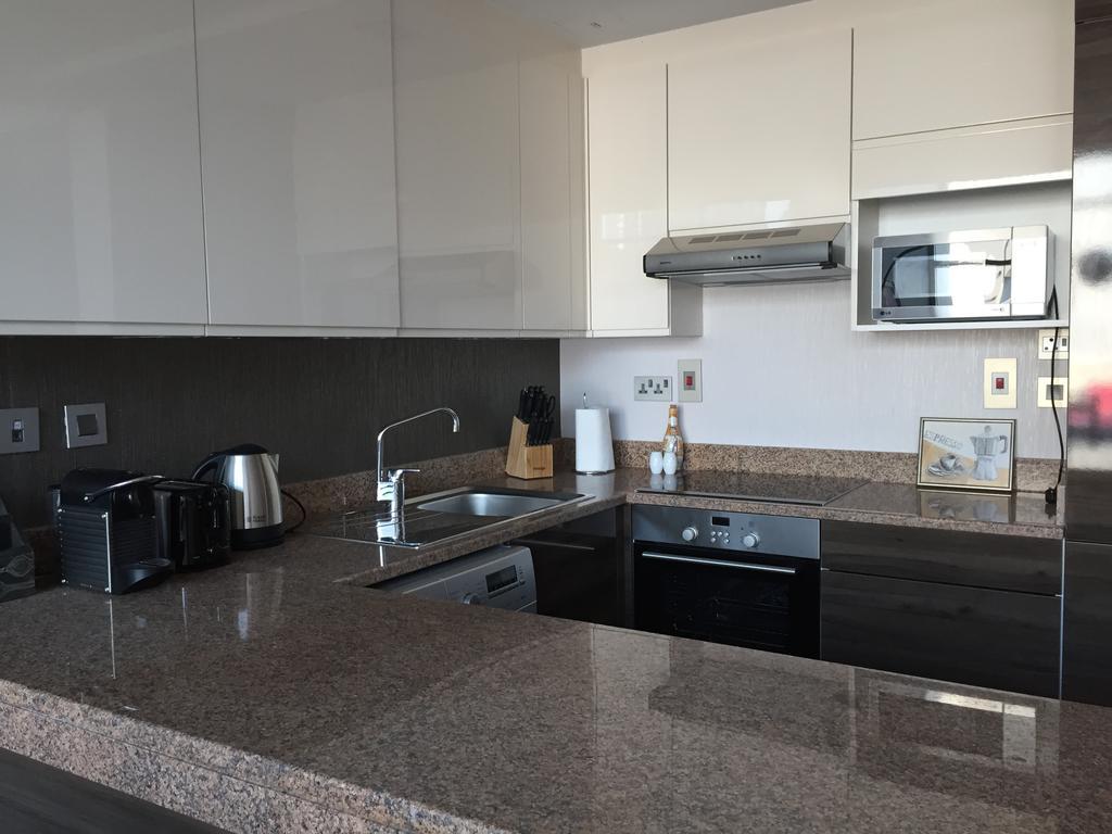 Espace Holiday Homes - Bay Square 12 Apartamento Dubái