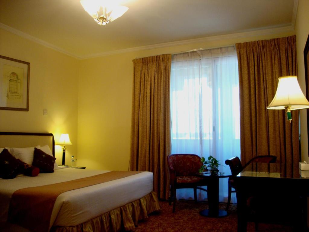Al Muraqabat Plaza 3* Dubái