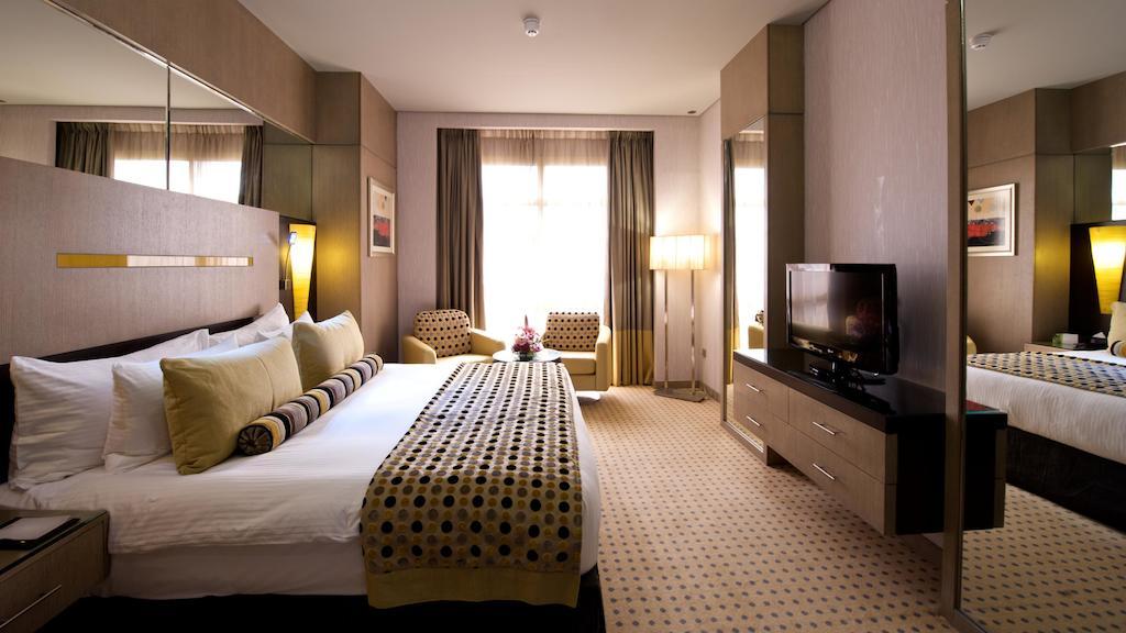 Hotell Time Grand Plaza Hotel, Airport 4*
