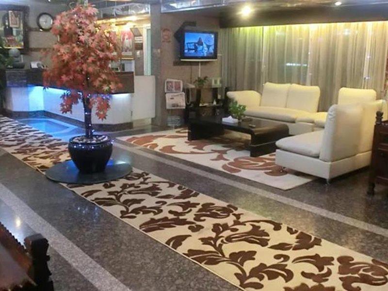 Apartahotel Al Muraqabat Plaza Dubái
