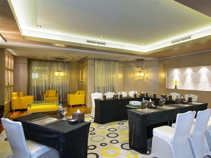 Hotell Time Grand Plaza Hotel, Airport