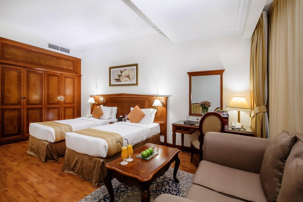 Grand Excelsior - Bur Hotell 4*