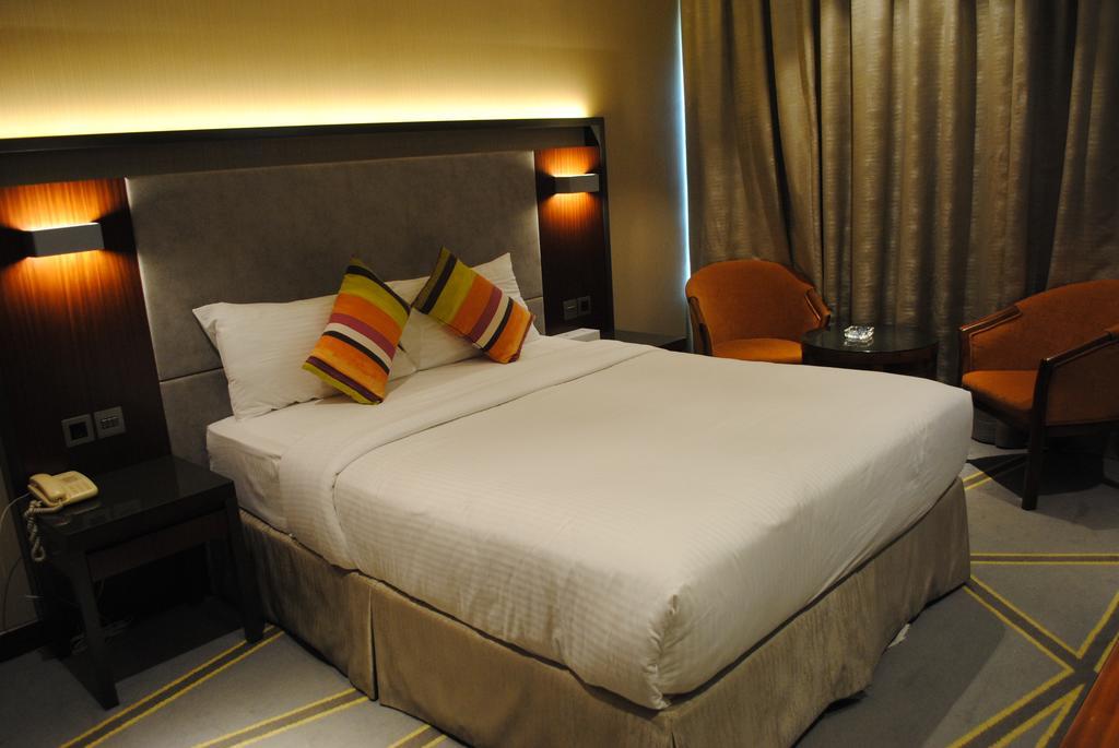 Hotel Versailles By Raviz 4*
