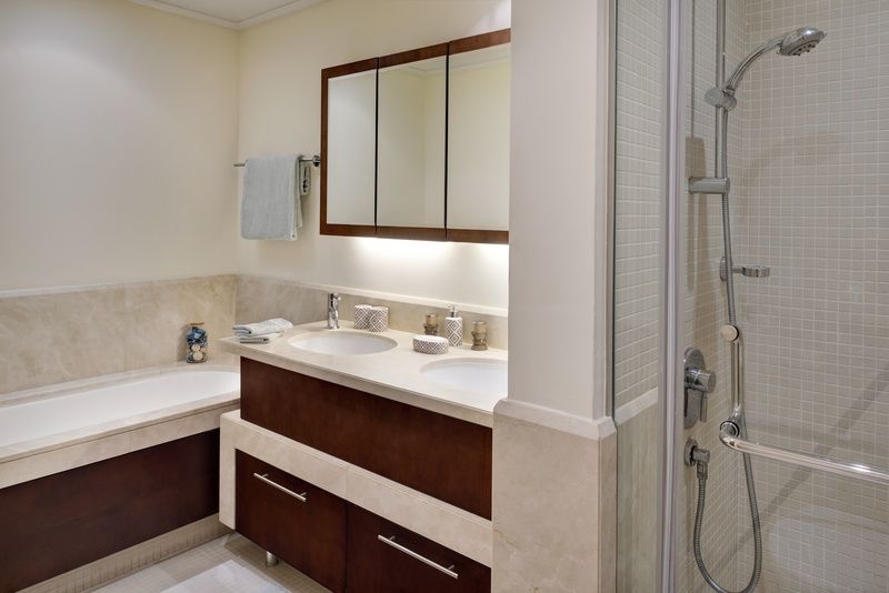 Furnished Rentals- Reehan 8, Downtown Apartament