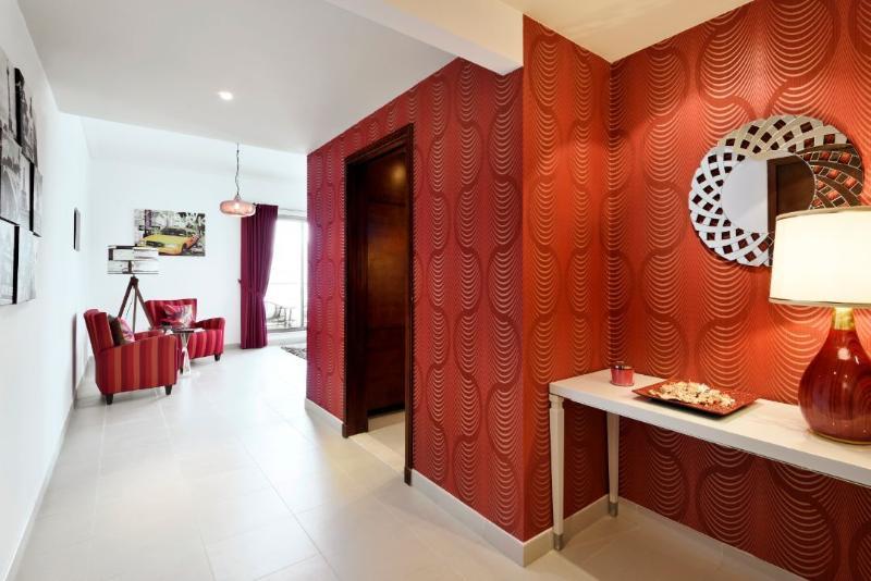 Apartament Furnished Rentals- Reehan 8, Downtown