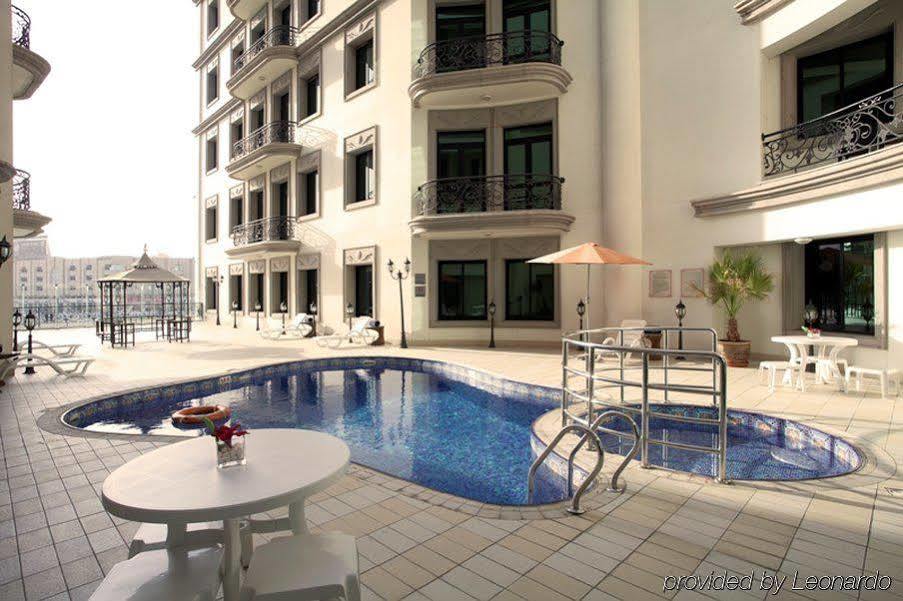 Al Waleed Palace Bur Apartahotel
