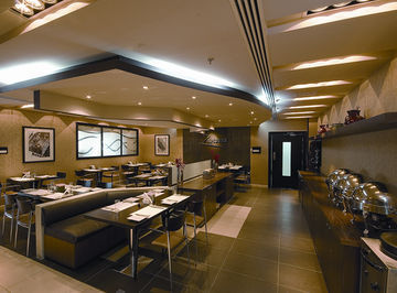Al Waleed Palace - Bur Hotel Dubai