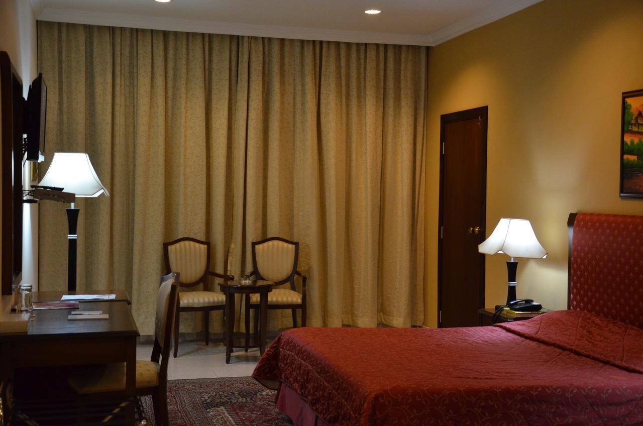 Ewan Hotel 2*