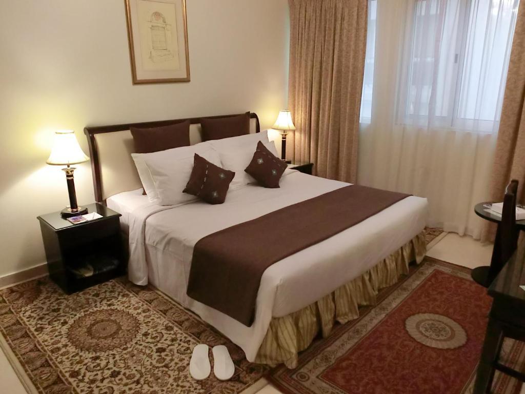 Al Muraqabat Plaza 3* Dubái