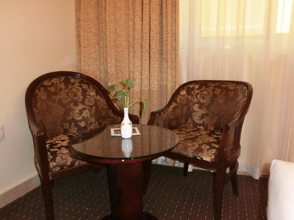 Apartahotel Al Muraqabat Plaza Dubái