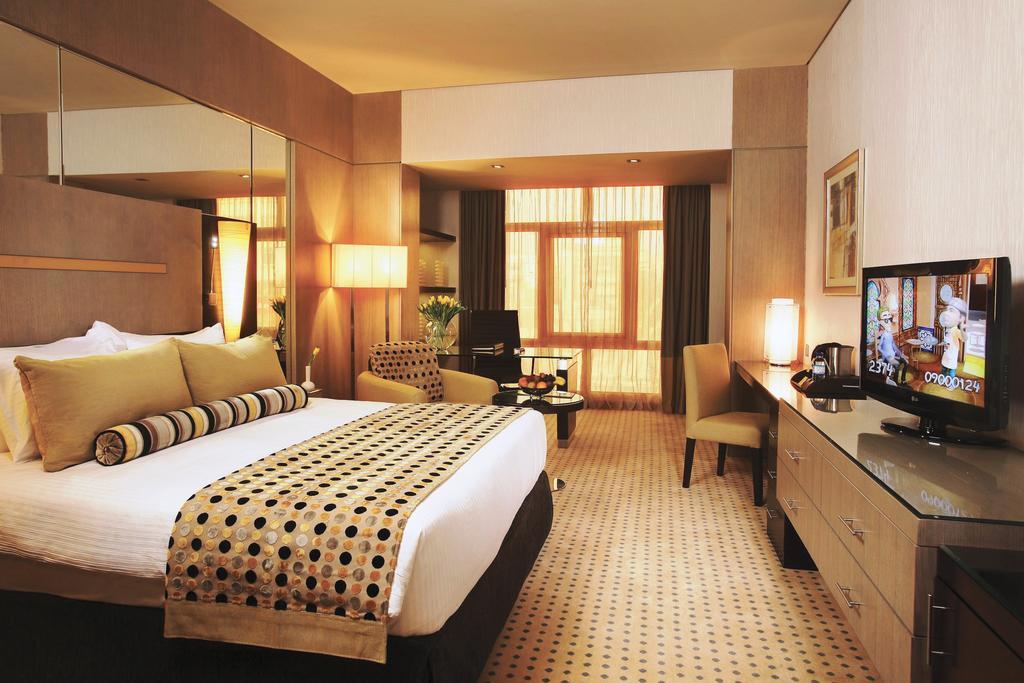 Hotell Time Grand Plaza Hotel, Airport