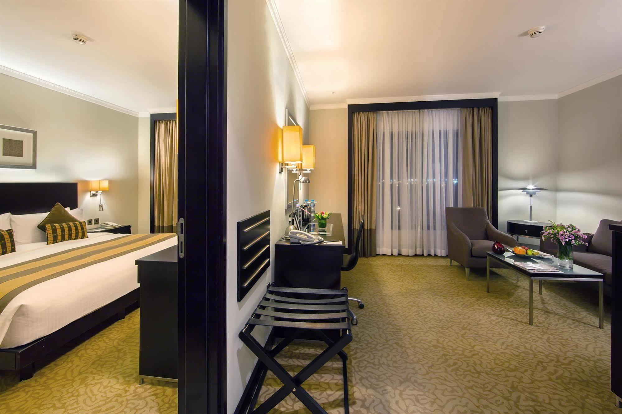 Ramada Plaza By Wyndham Deira Hotell Dubai
