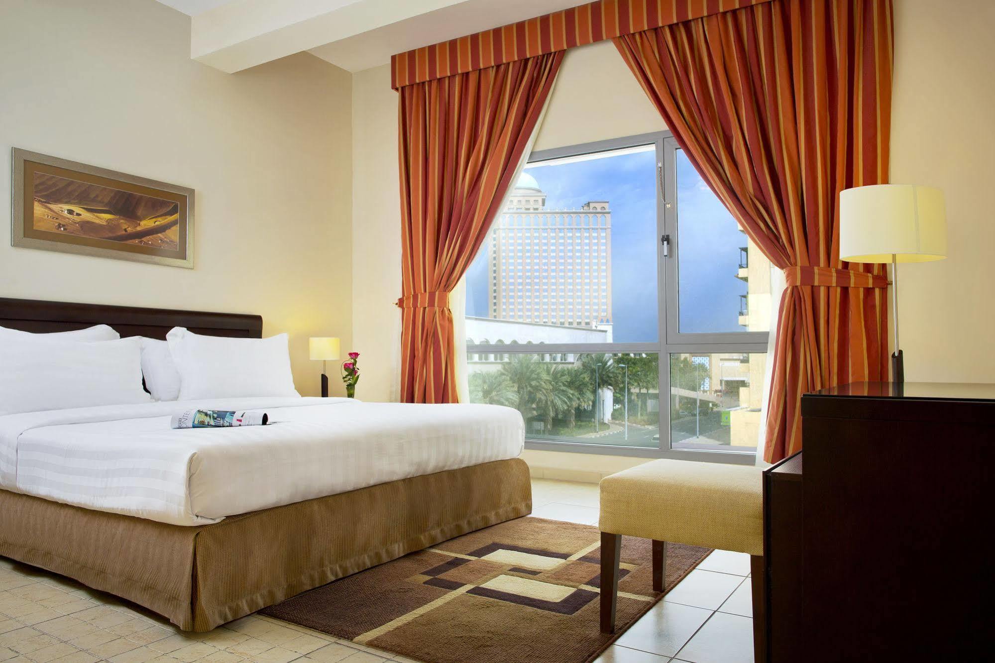 Lägenhetshotell Time Topaz Dubai