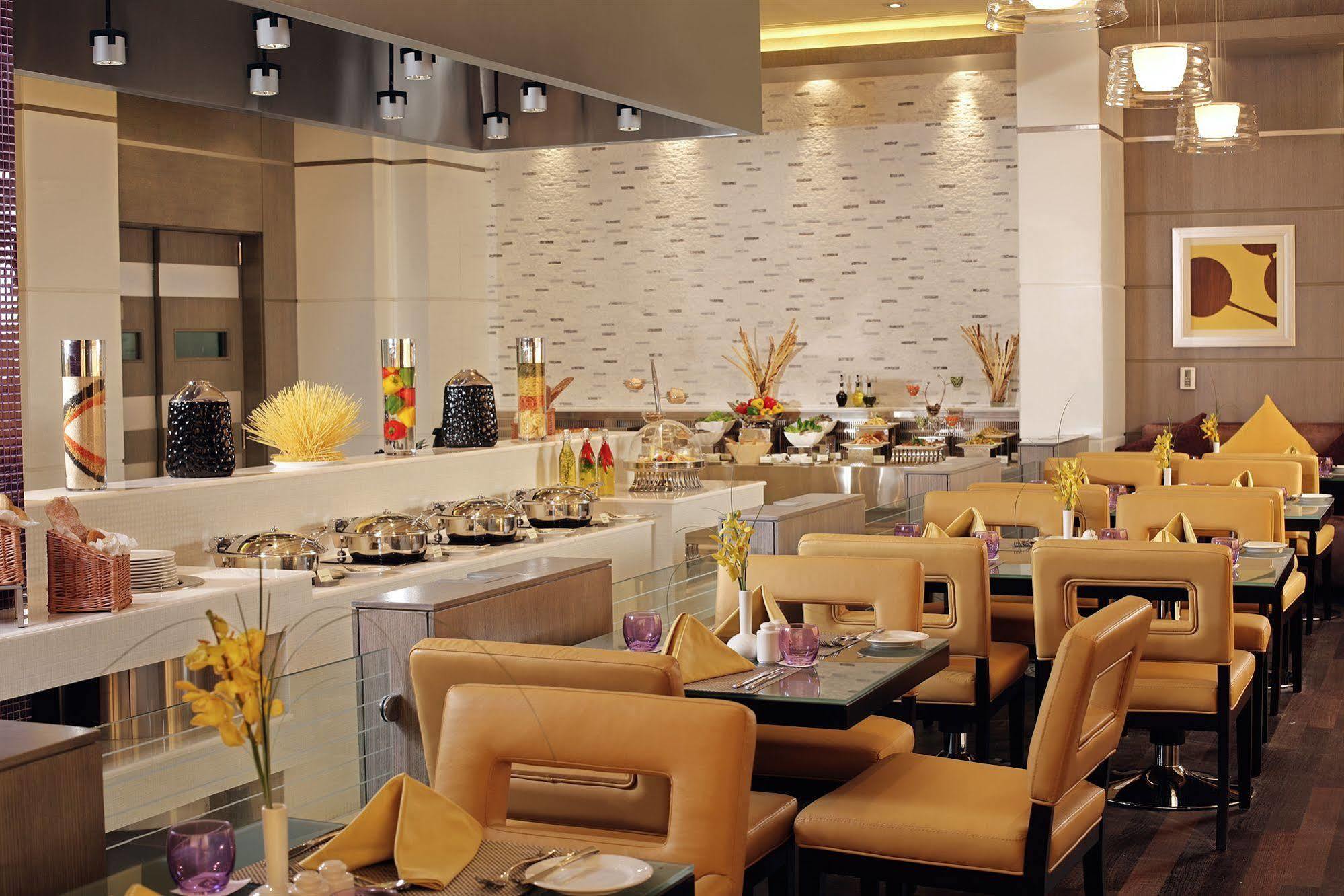 Time Grand Plaza Hotel, Airport Hotell 4*