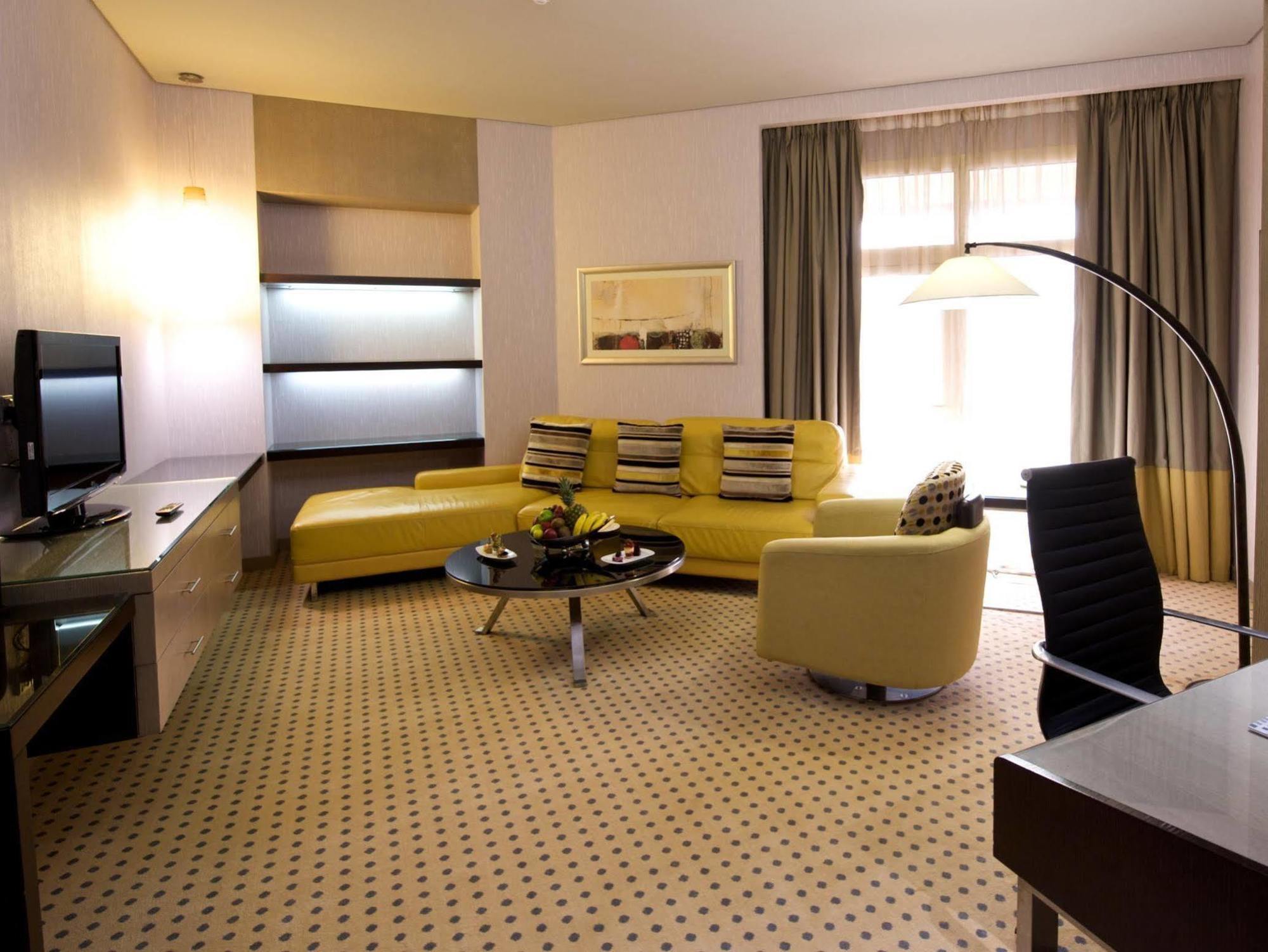 Time Grand Plaza Hotel, Airport 4* Dubai