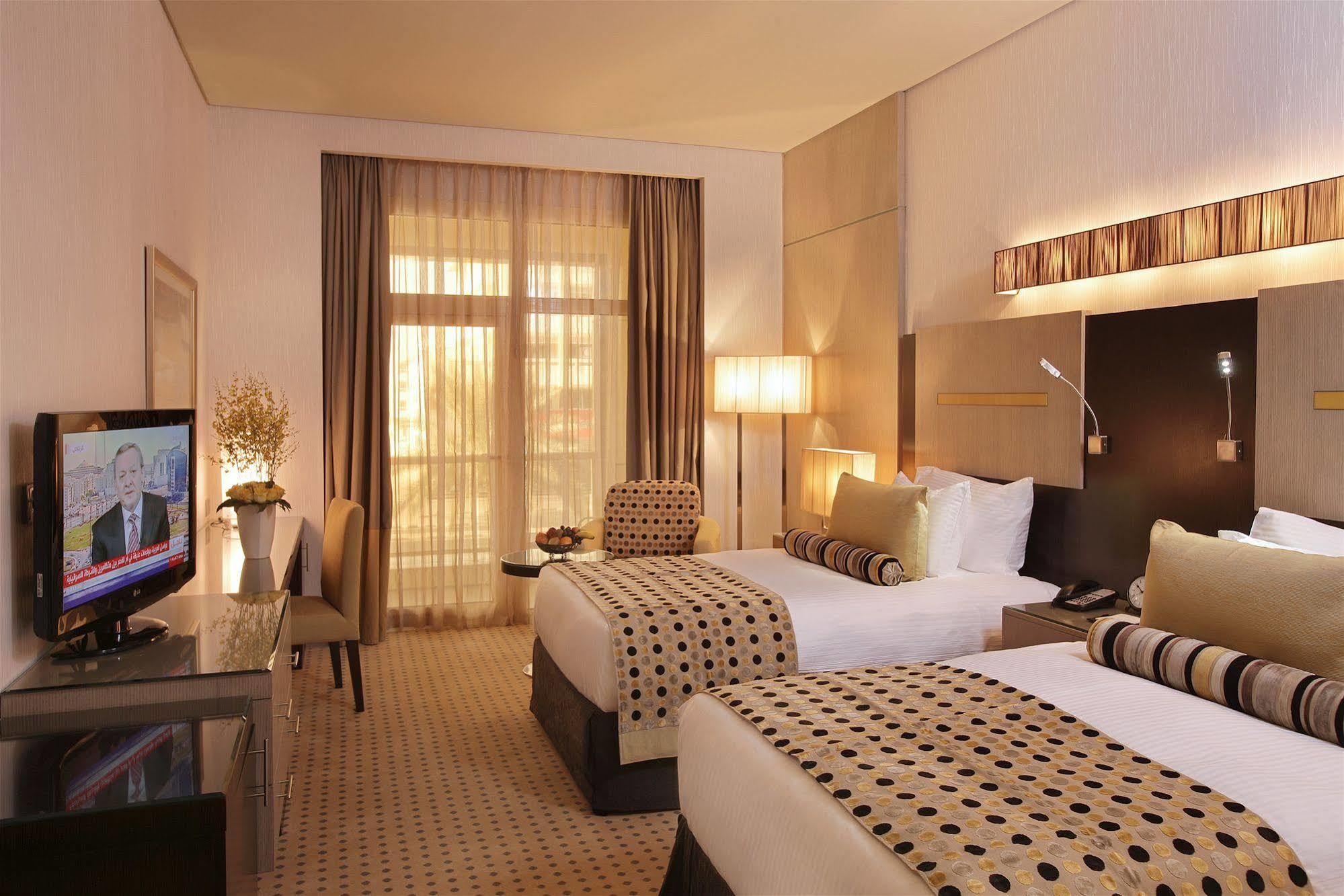 Time Grand Plaza Hotel, Airport 4* Dubai