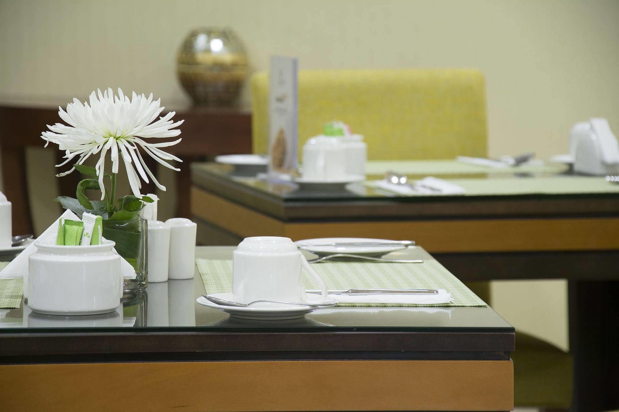 Apartahotel Al Khoory Al Barsha Dubái