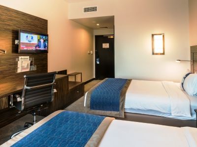 Express Dubai, Jumeirah By Ihg Hotell