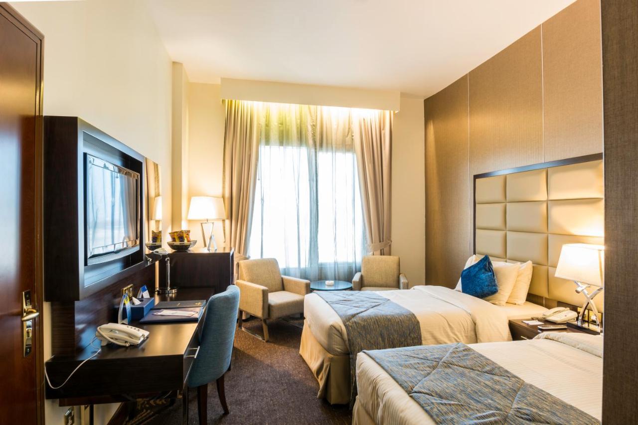 Howard Johnson Bur Hotell 3*