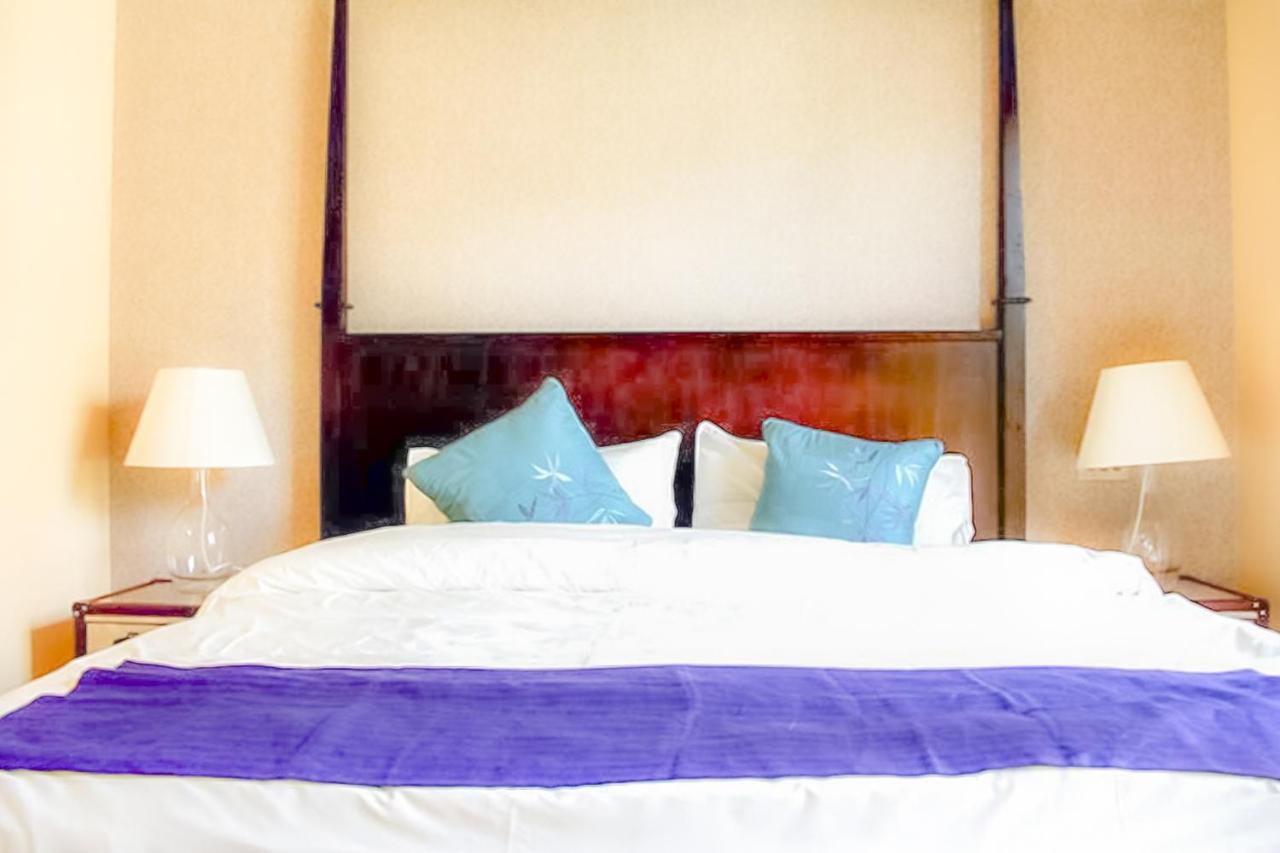 Furnished Rentals- Reehan 8, Downtown Apartament