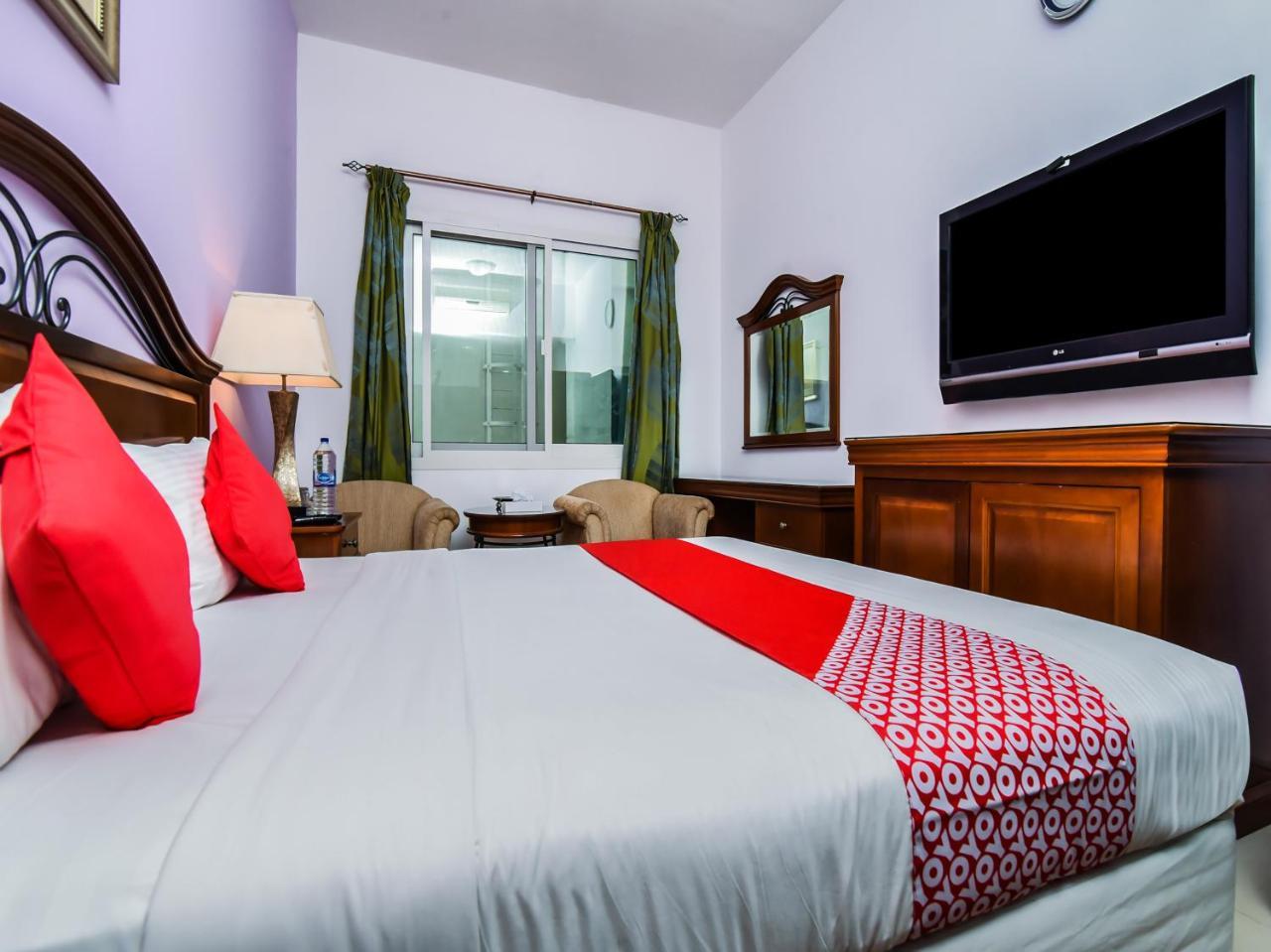 Oyo 138 Empire Hotel 3*