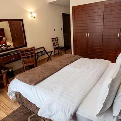 Xclusive Maples Apartahotel 3*