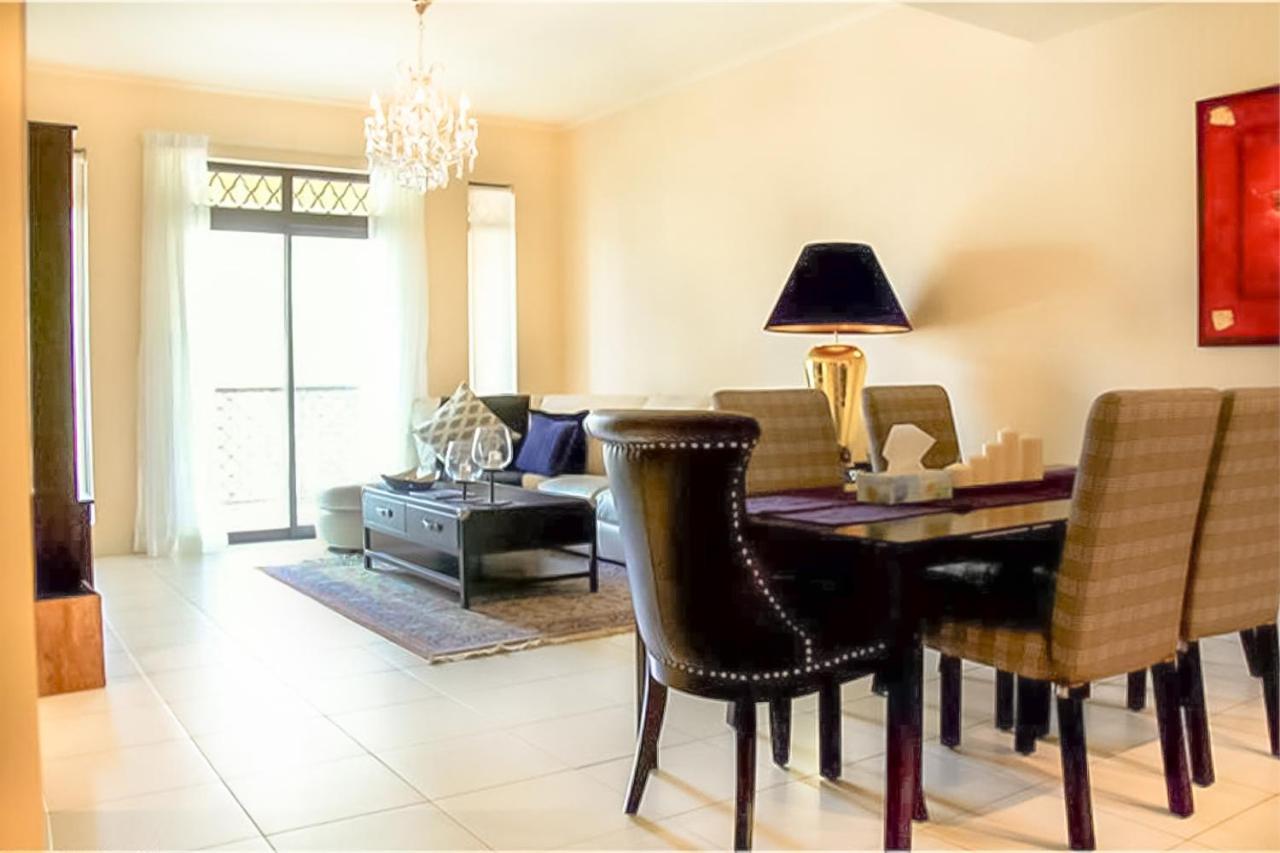Furnished Rentals- Reehan 8, Downtown Apartament *
