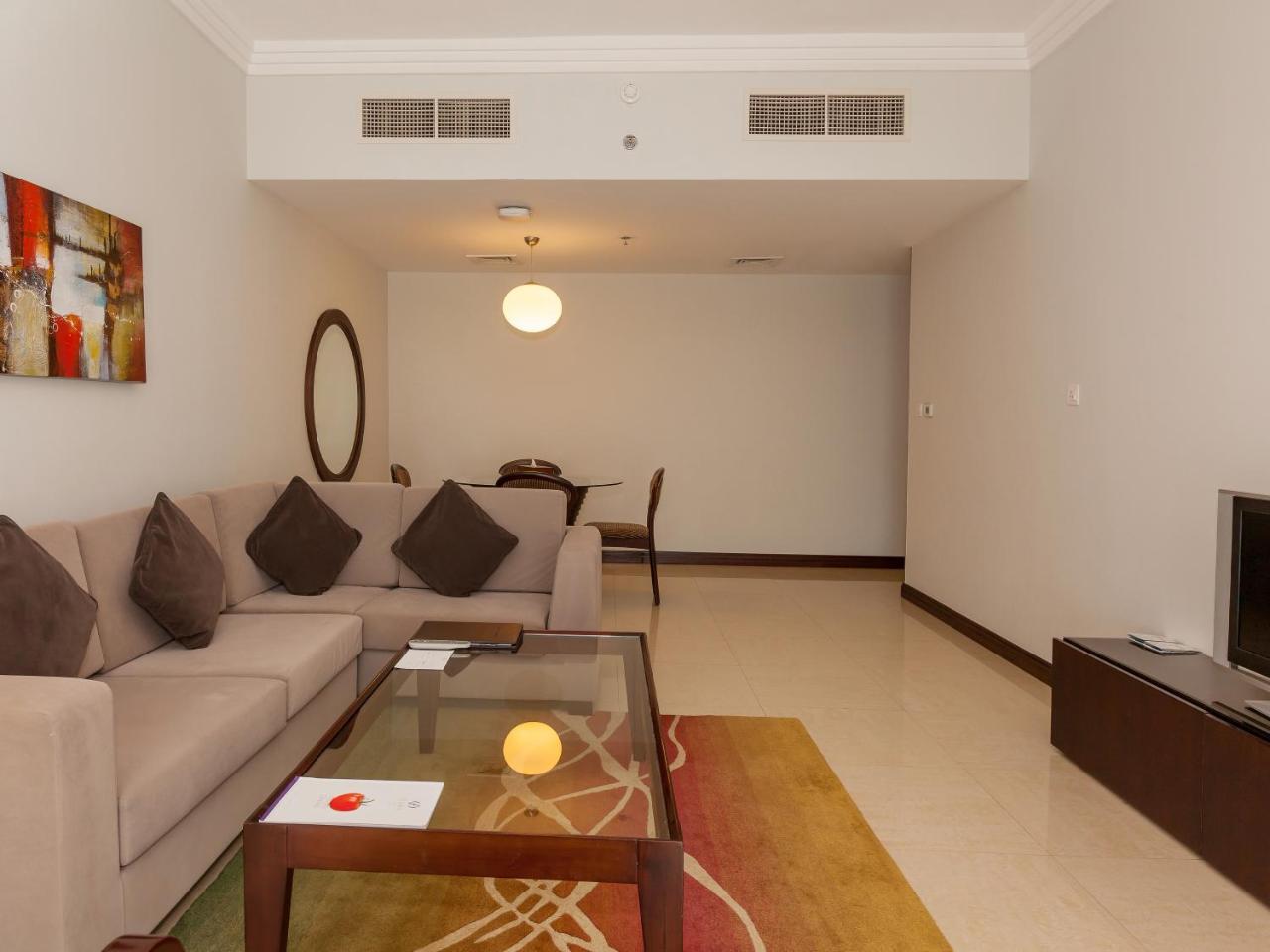 Flora Park Deluxe Aparthotel 4*