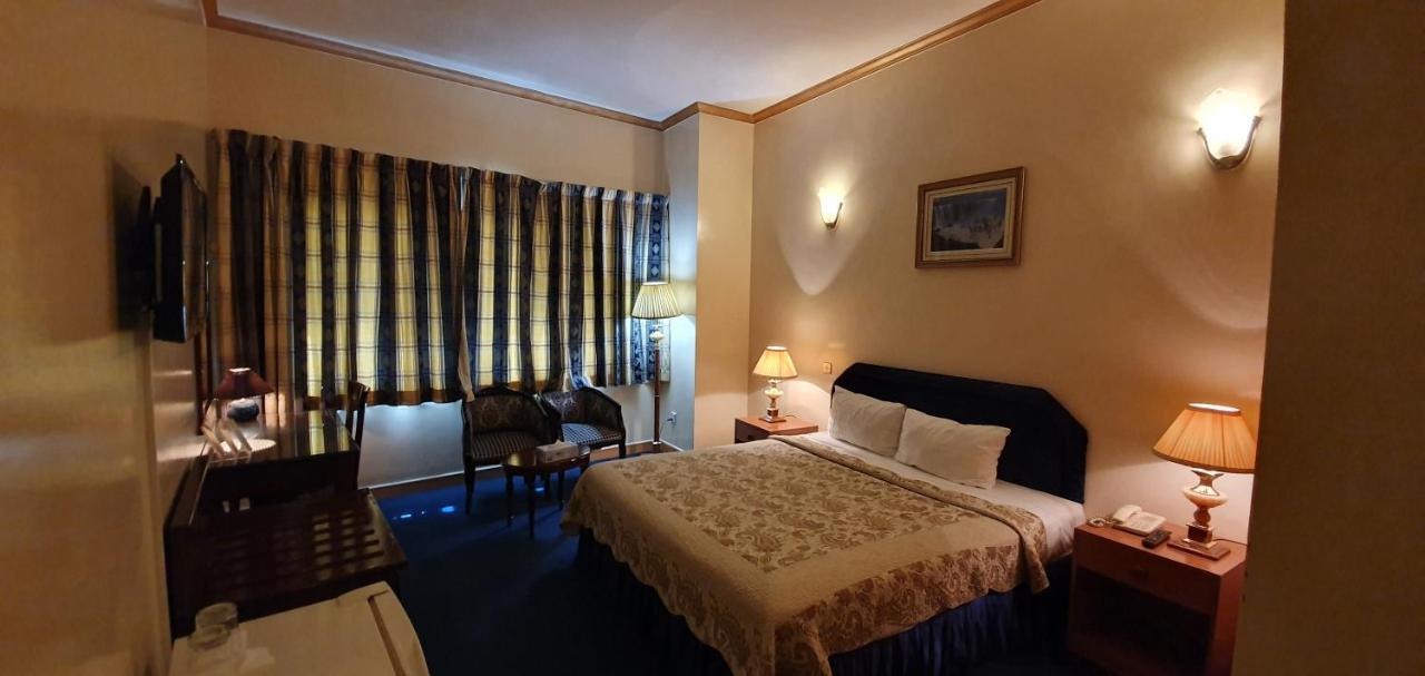 Kings Square Llc Hotell 2*