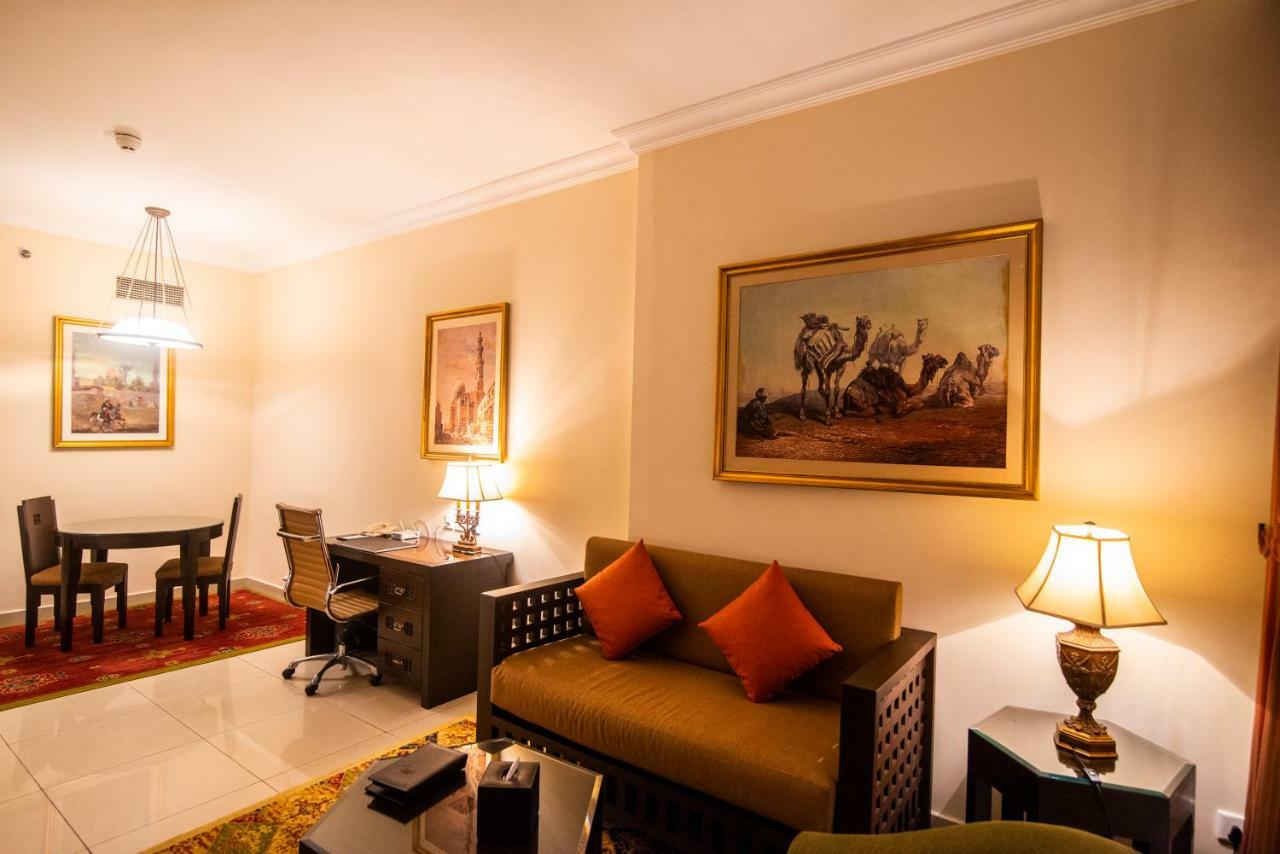 Mercure Barsha Heights Apartahotel 4*