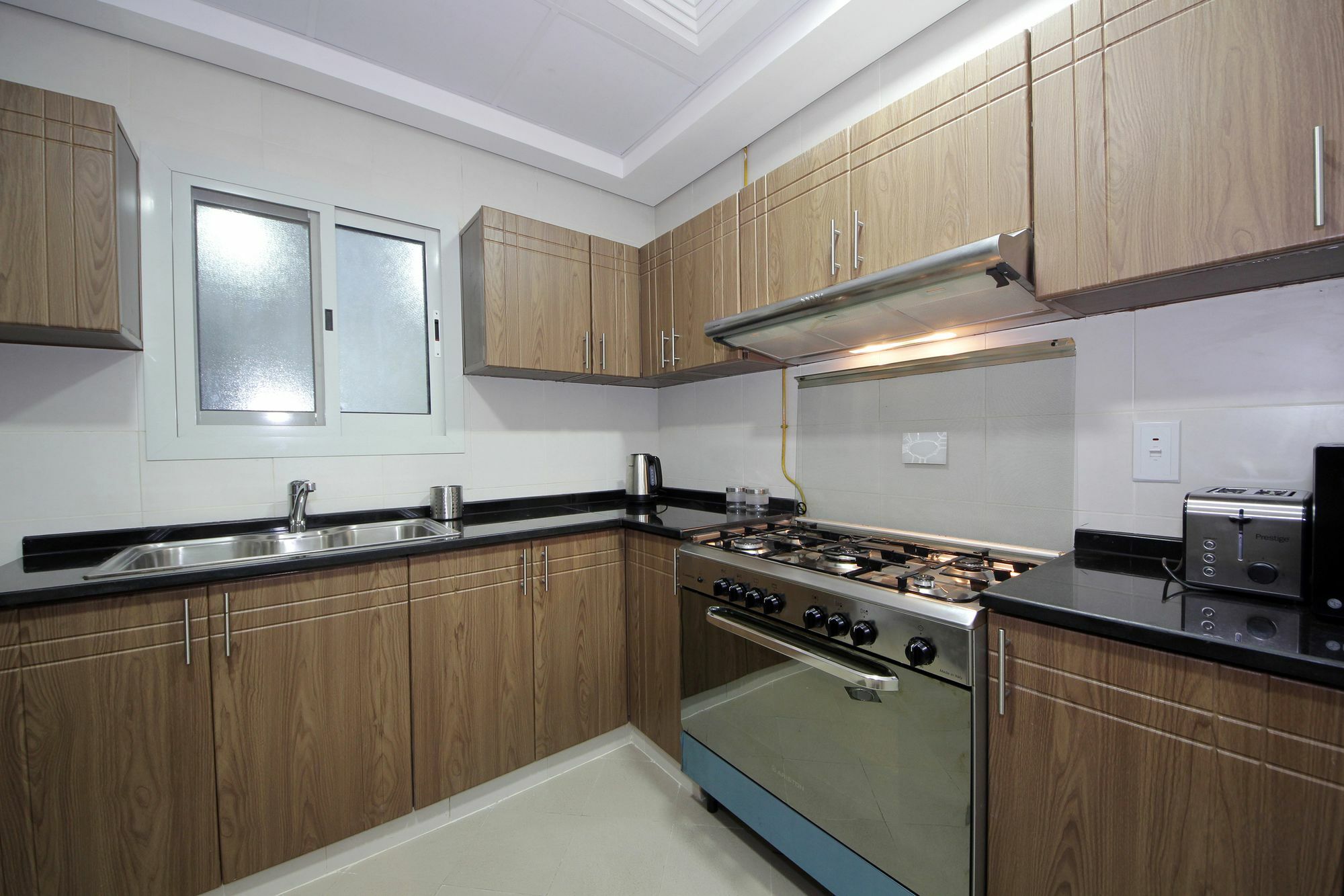 Spacious 2 Bedroom In Al Telal 11, Al Barsha 1 *