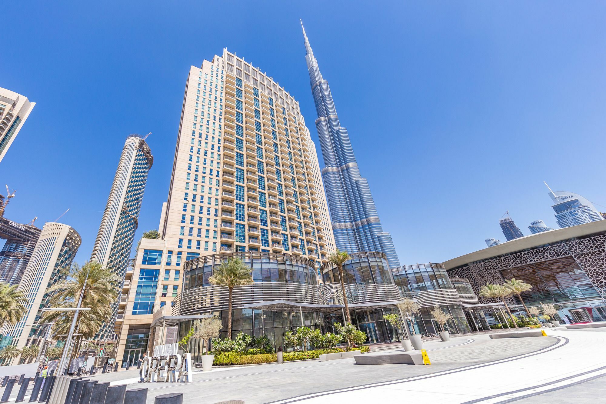 Apartment Standpoint In Downtown By Deluxe Homes