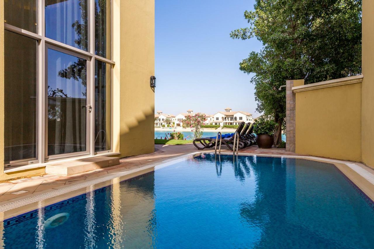 Chic 4br With Assistant And Private Pool On Palm Jumeirah By Deluxe Homes Villa
