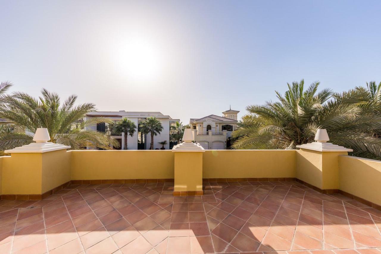 Chic 4br With Assistant And Private Pool On Palm Jumeirah By Deluxe Homes *