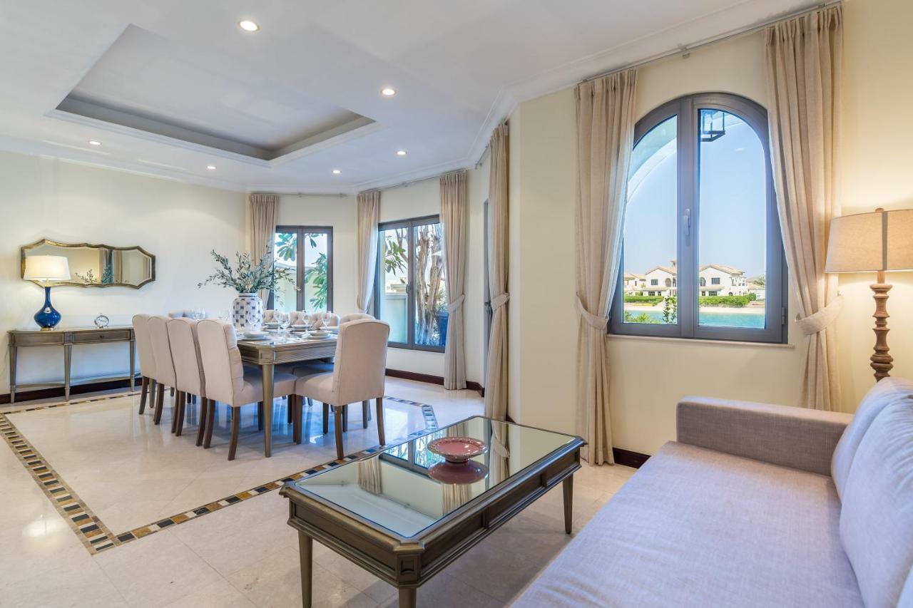 Villa Chic 4br With Assistant And Private Pool On Palm Jumeirah By Deluxe Homes Dubai