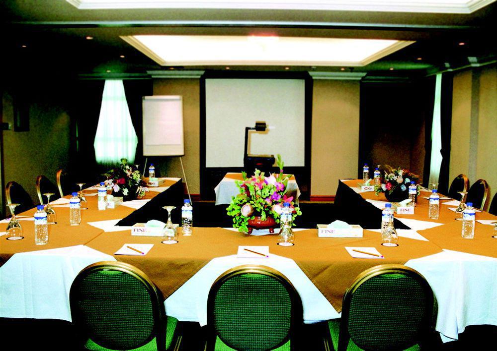 Sea View Hotel 4*