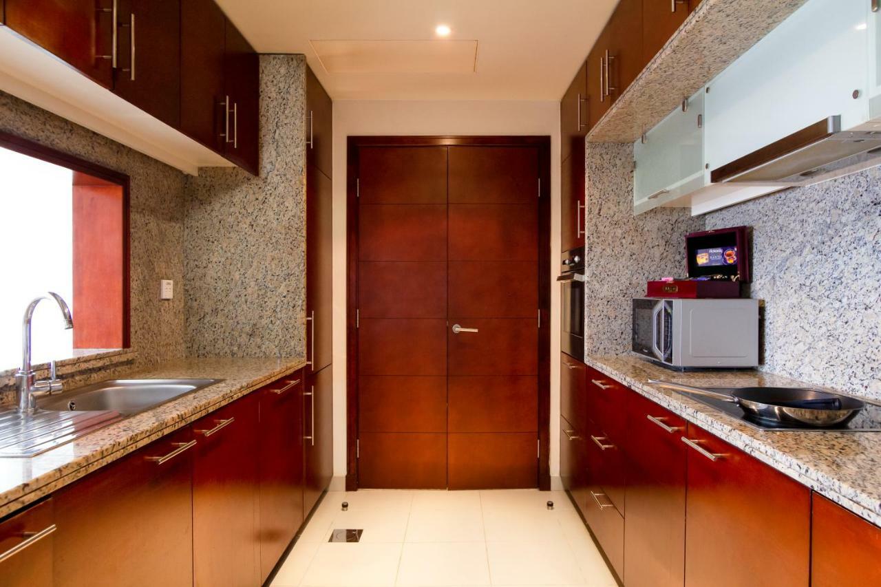 Quintessential Quarters - Ultra-modern And Spacious Aparment